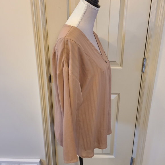 Against Nudity Montrèal Button Down Blouse - Picture 9 of 10